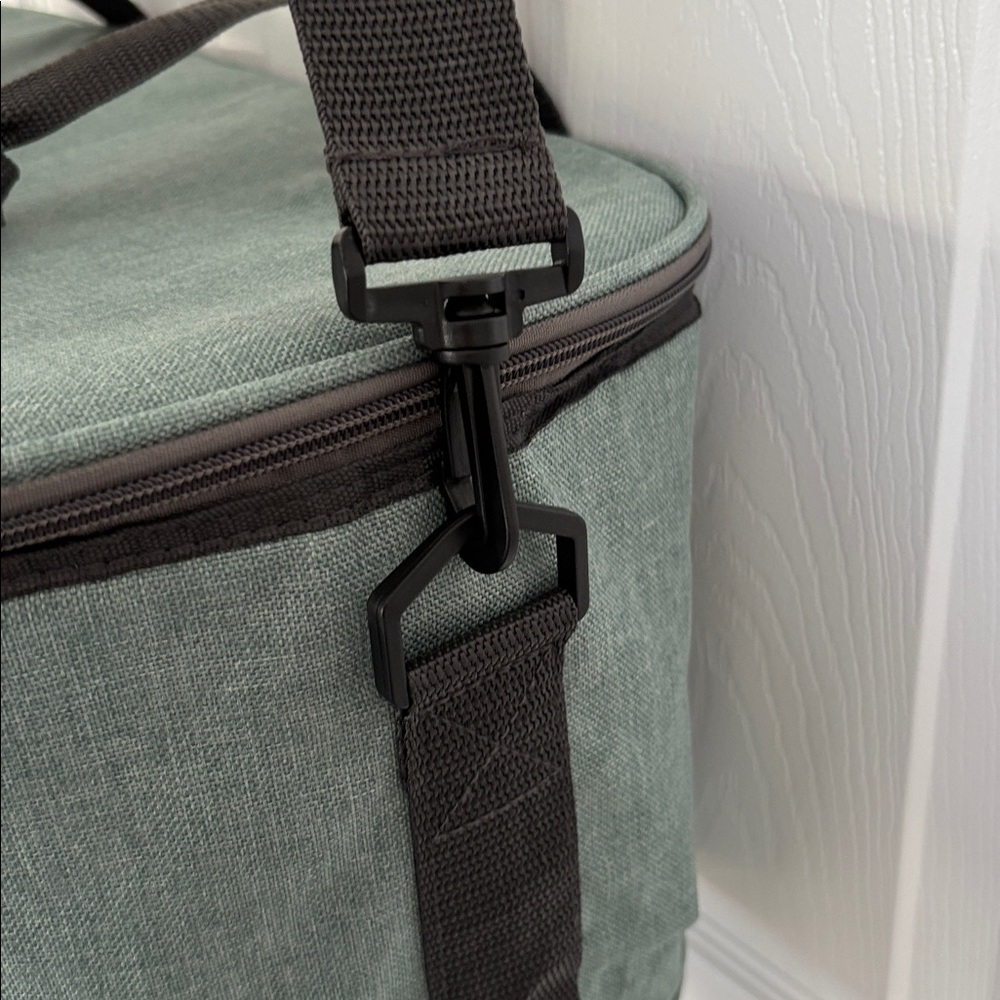 DSW Green and Grey Insulated Duffle Cooler - Picture 5 of 12